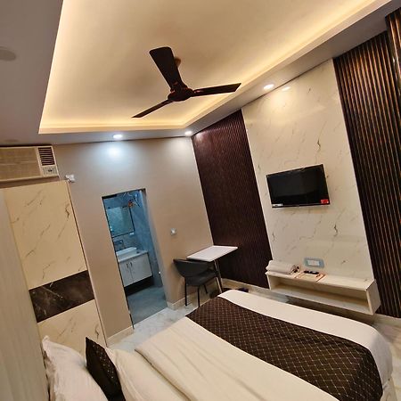 Hotel New Imperial Ghaziabad Buitenkant foto