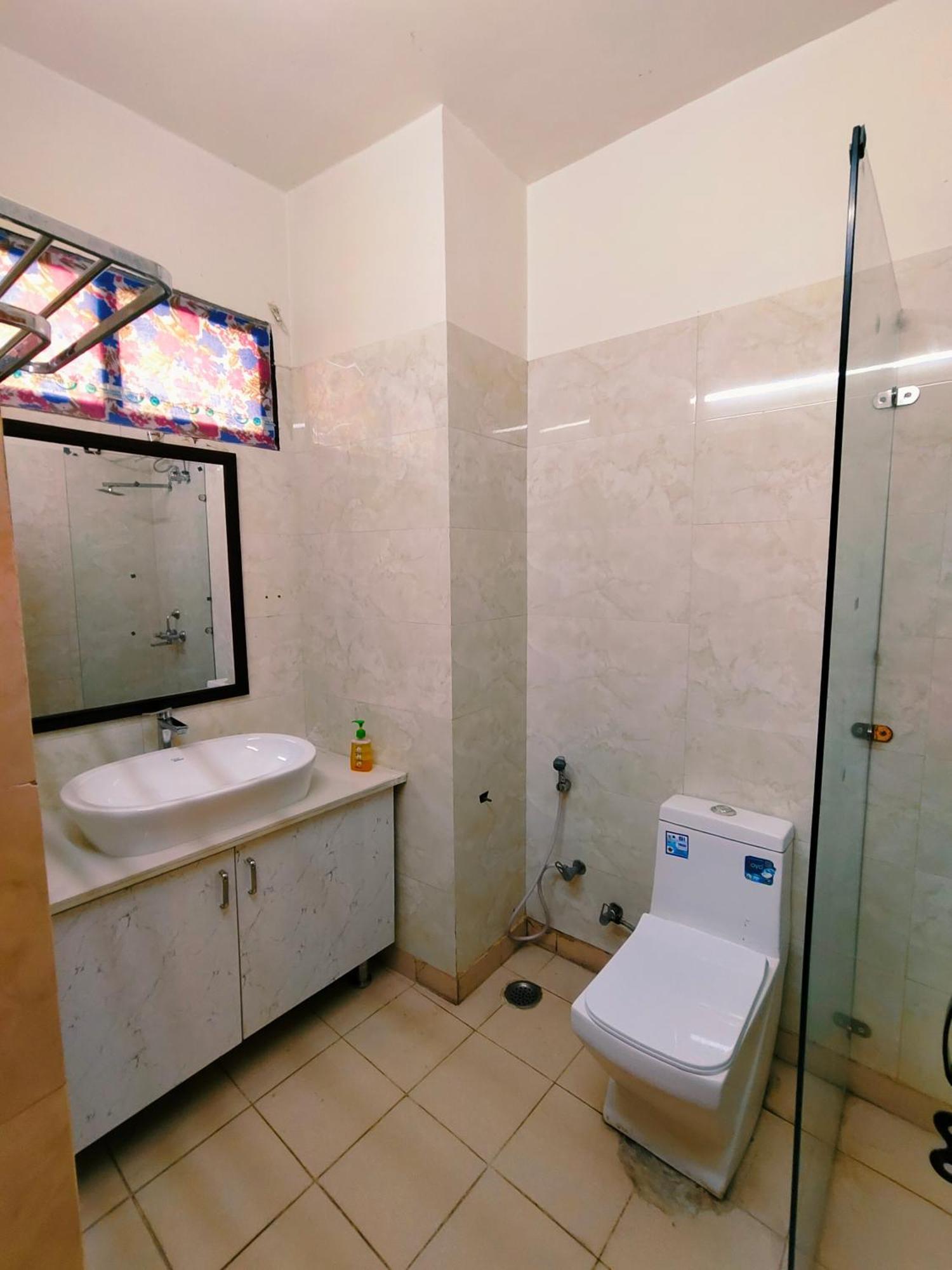 Hotel New Imperial Ghaziabad Buitenkant foto