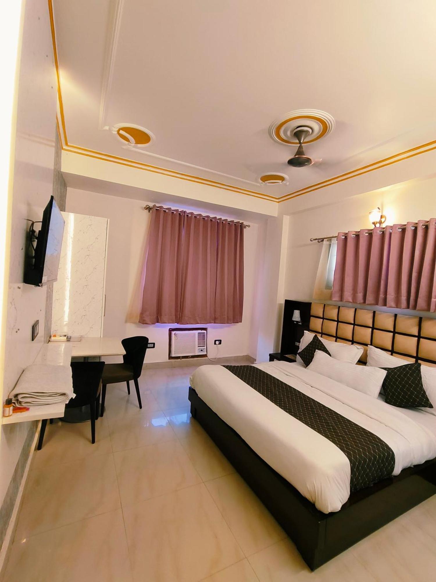 Hotel New Imperial Ghaziabad Buitenkant foto