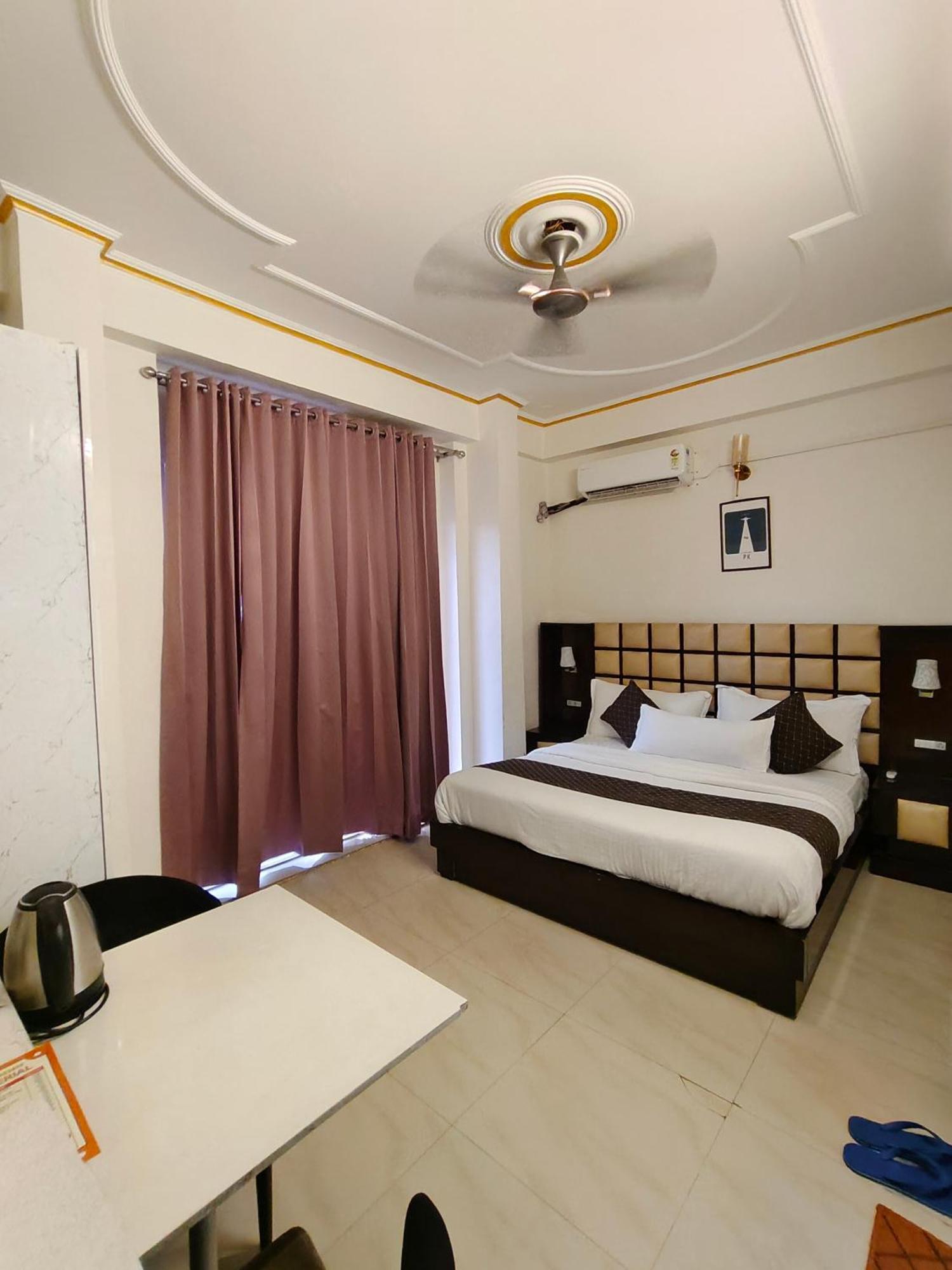 Hotel New Imperial Ghaziabad Buitenkant foto