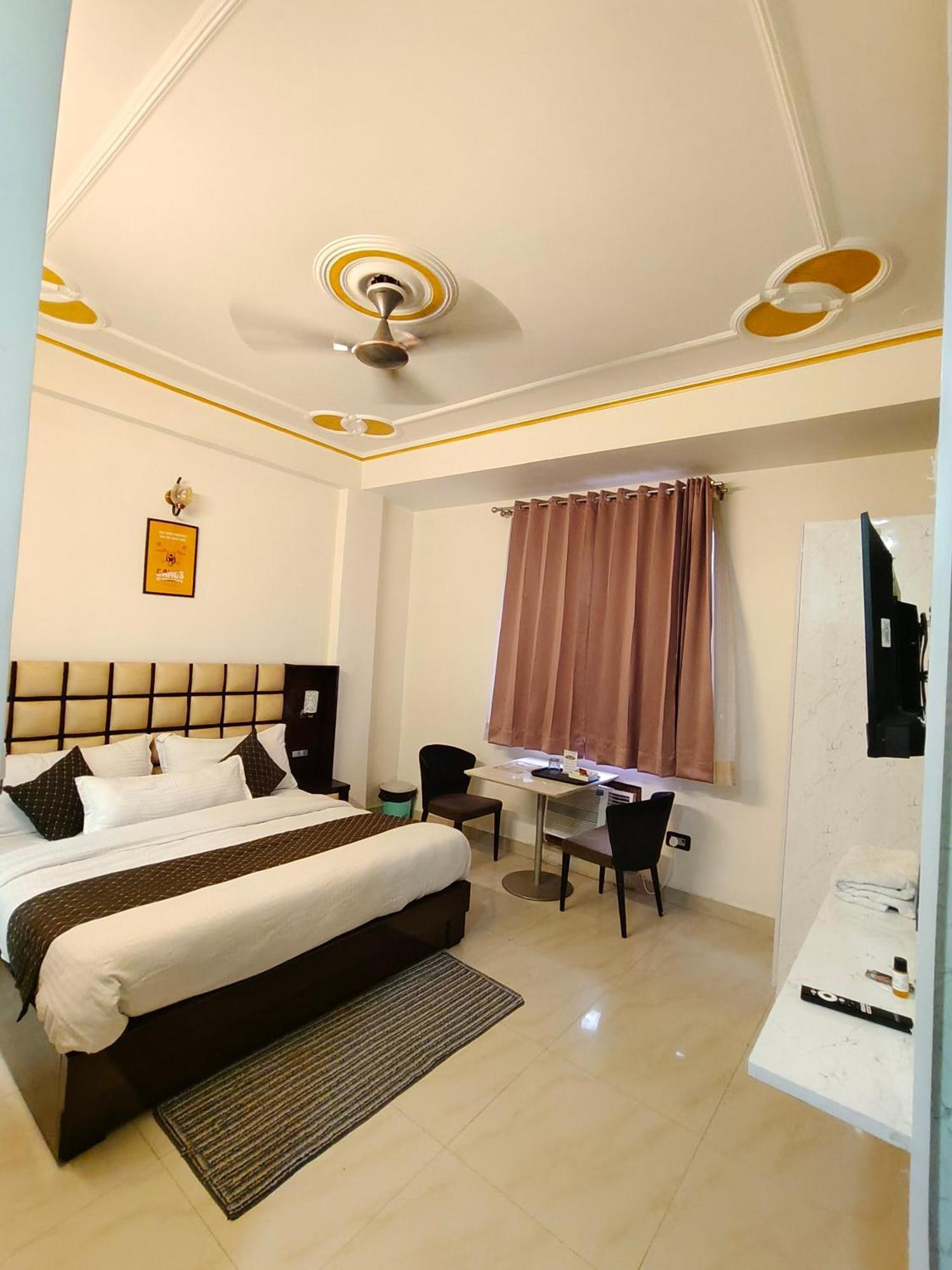 Hotel New Imperial Ghaziabad Buitenkant foto