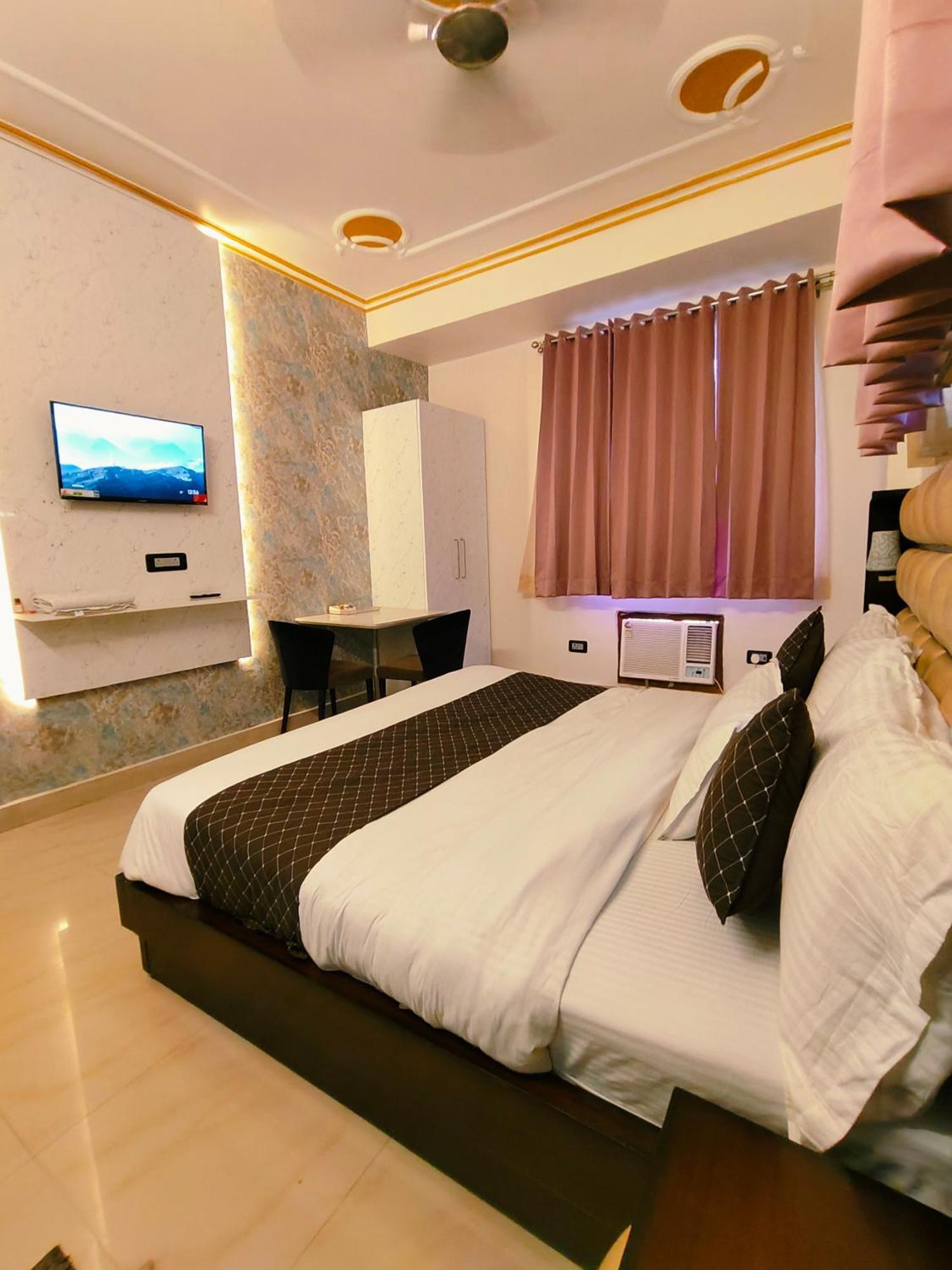 Hotel New Imperial Ghaziabad Buitenkant foto