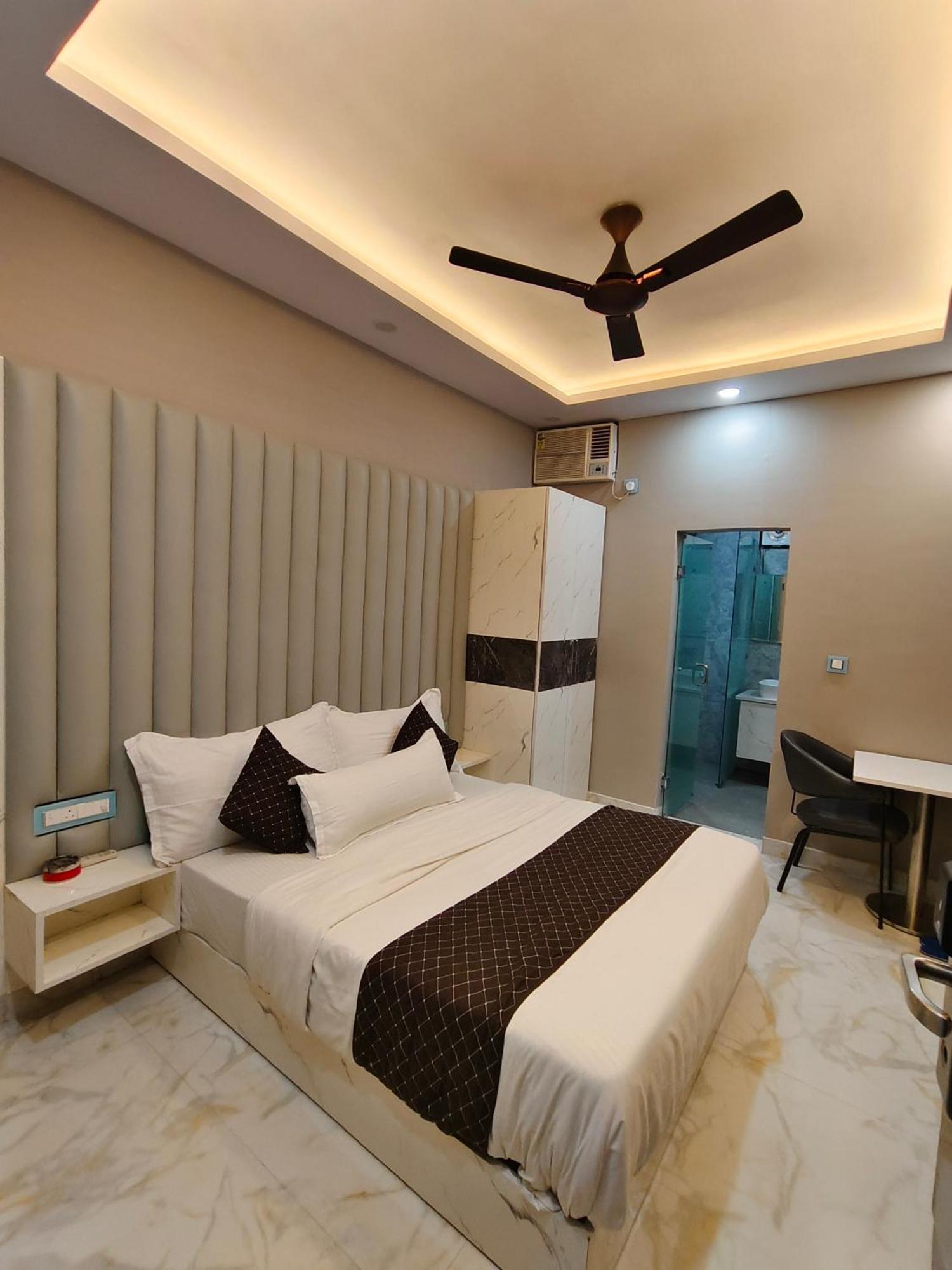 Hotel New Imperial Ghaziabad Buitenkant foto