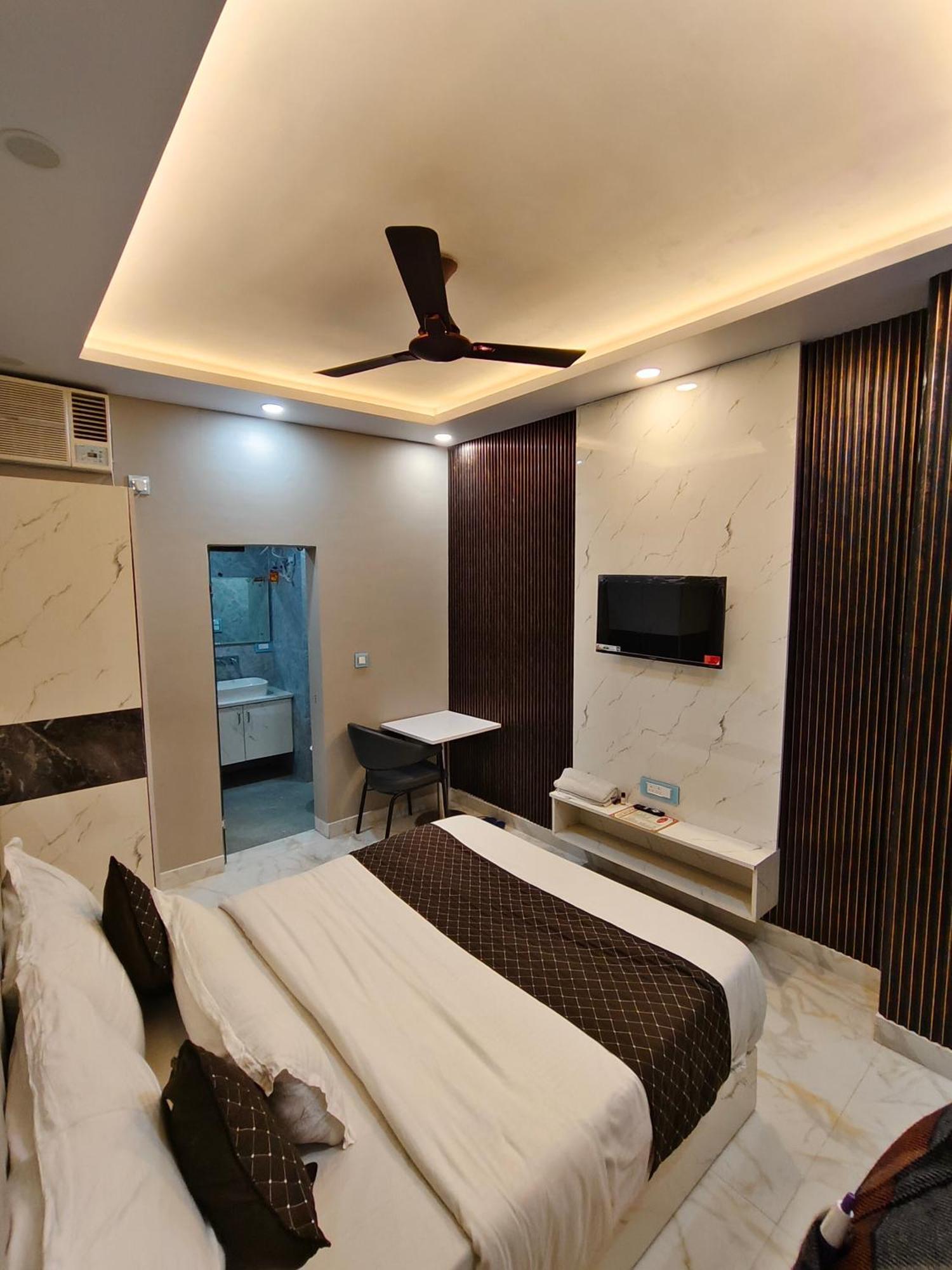 Hotel New Imperial Ghaziabad Buitenkant foto